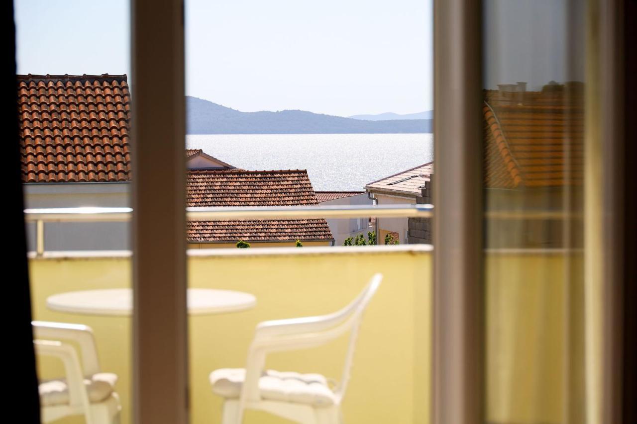 The Florens Residence Near The Beach With The Pool, Bbq And Kids Playground, Zadar Diklo Exterior foto
