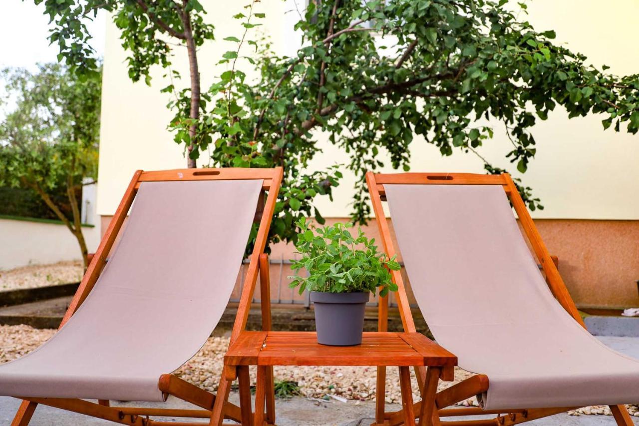The Florens Residence Near The Beach With The Pool, Bbq And Kids Playground, Zadar Diklo Exterior foto