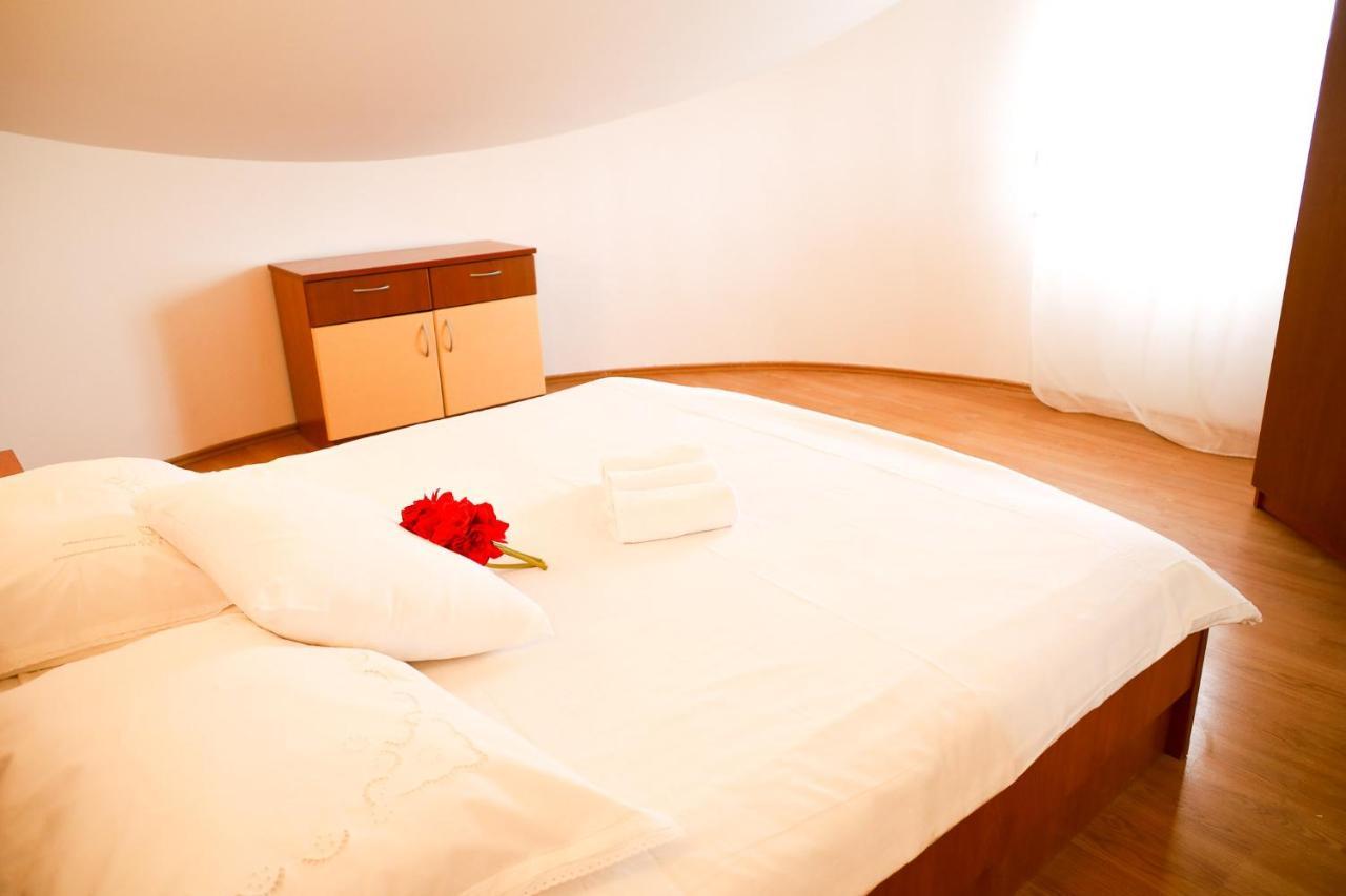 The Florens Residence Near The Beach With The Pool, Bbq And Kids Playground, Zadar Diklo Exterior foto